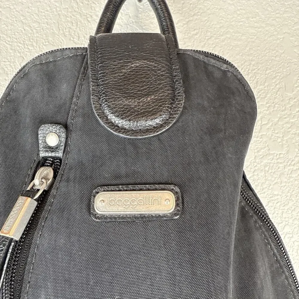 Baggallini metro backpack